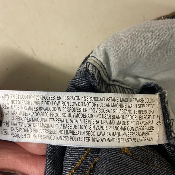 Forever 21 dark jeans size 26 inseam 30 1/2” - Picture 3 of 4